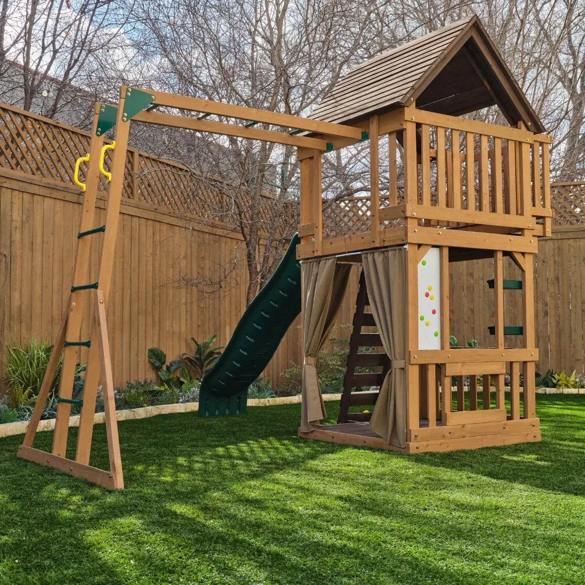 Hangout Hideaway Clubhouse Playset