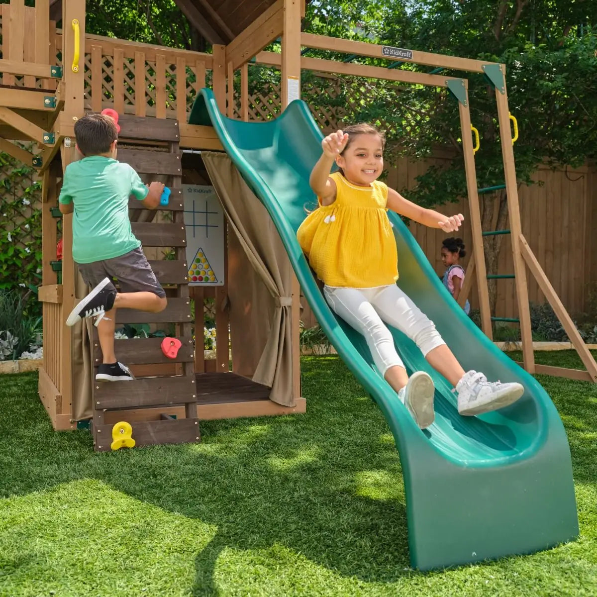 Hangout Hideaway Clubhouse Playset